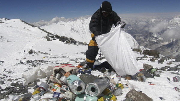 NEPAL-ENVIRONMENT-POLLUTION-EVEREST-FILES