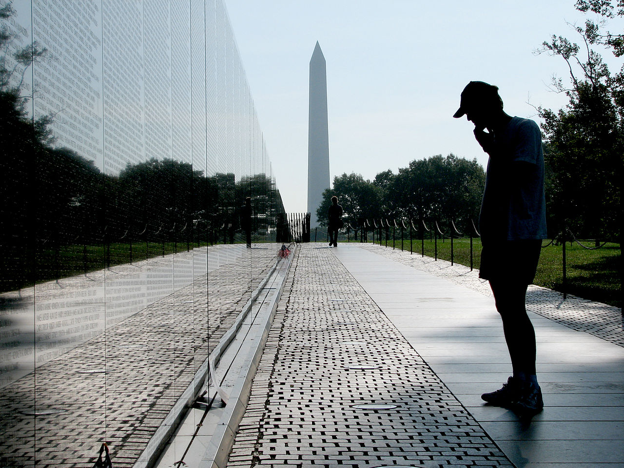 1280px-Vietnam_Veterans-Hu-Totya