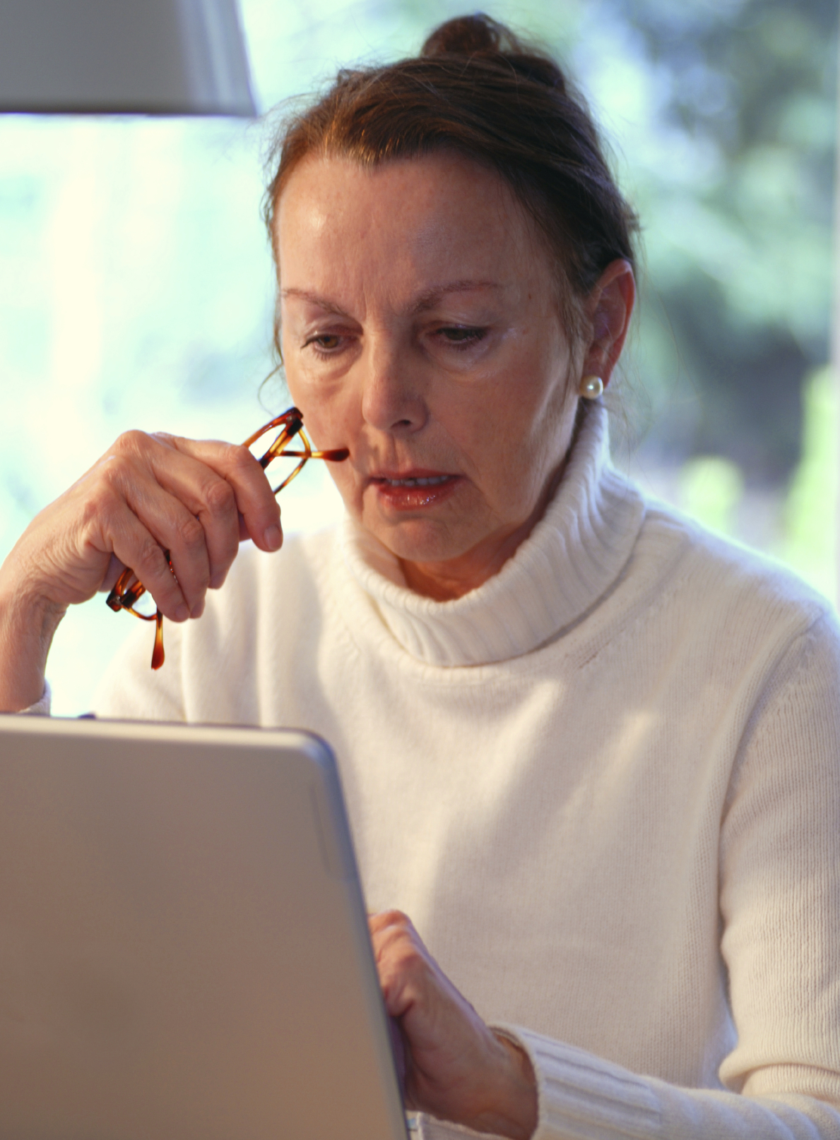 woman and computeriStock_000005058818Medium