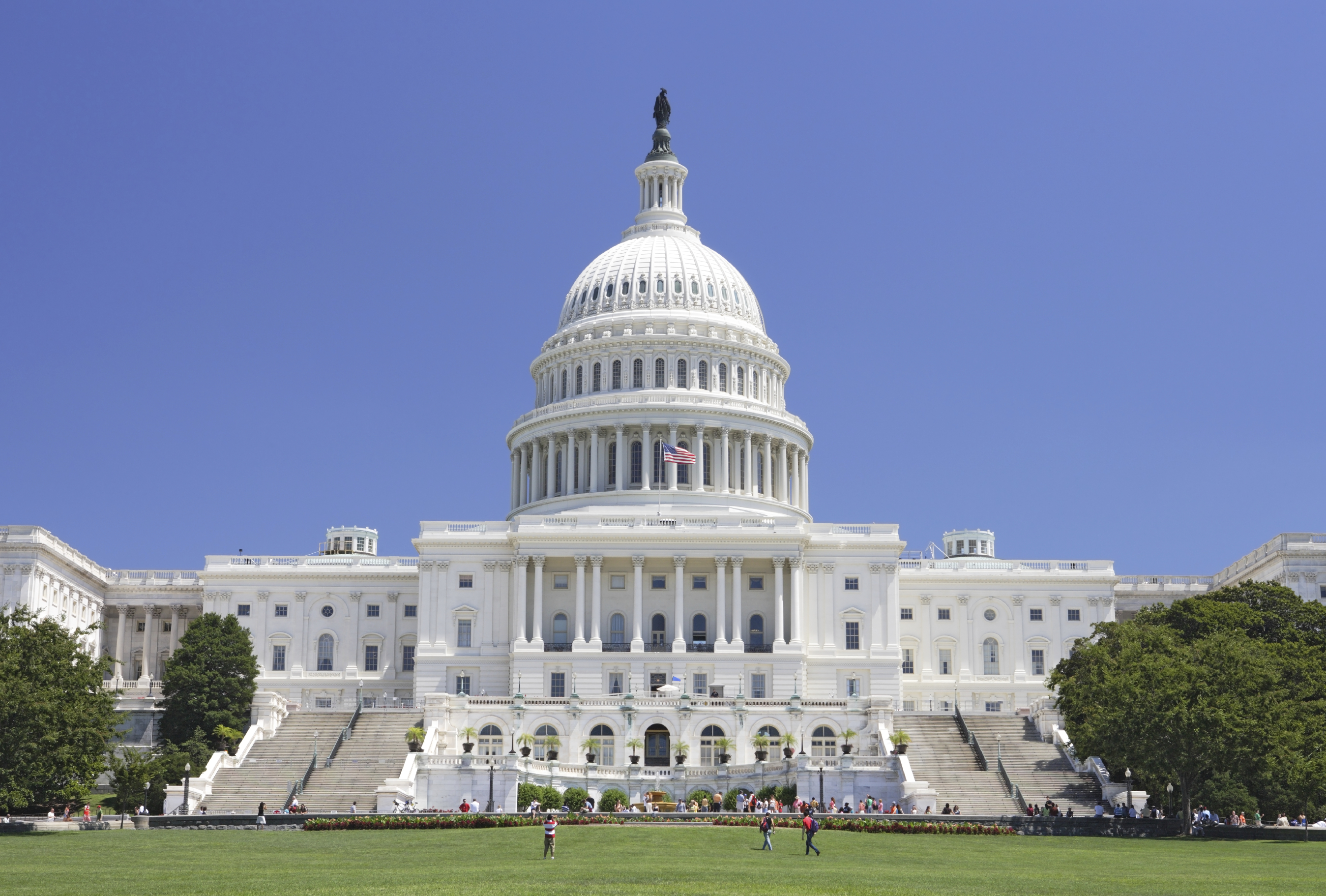 West view of the United States Capitol building