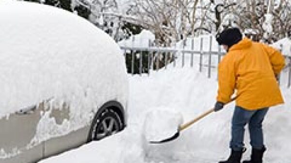 240-shovel-snow-stay-safe-icy-weather