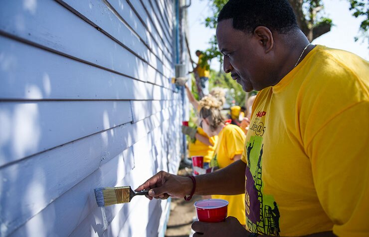 740-aarp-volunteers-new-orleans-2012