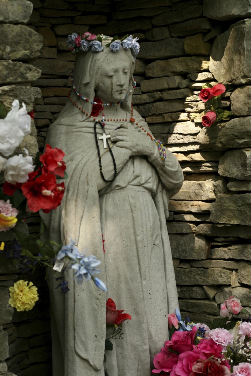 Virgen María llora