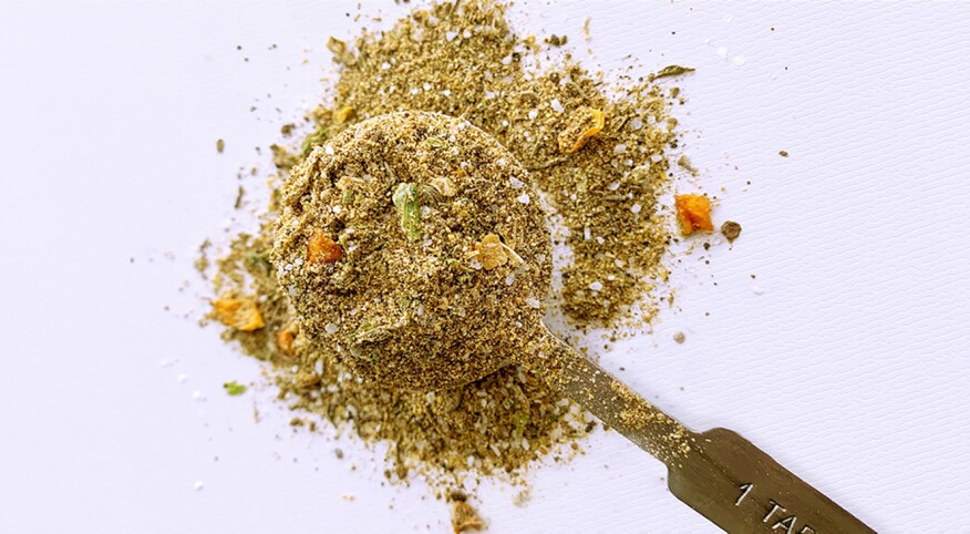 image_of_spices_in_spoon_v2_1800.jpg