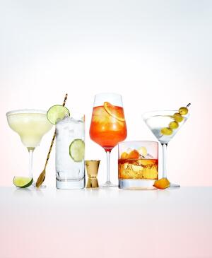 Summer-Cocktails-To-Make-At-Home_20GF1505_6653_group_R1_2000.jpg