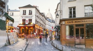 Photo of the streets of downtown Paris France