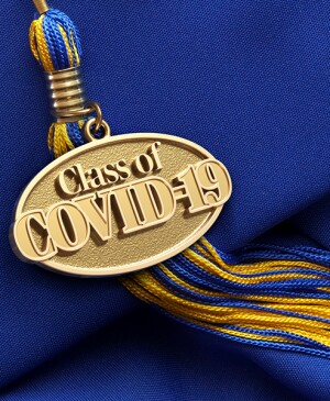 Graduation cap with charm tassel "Class of COVID-19"