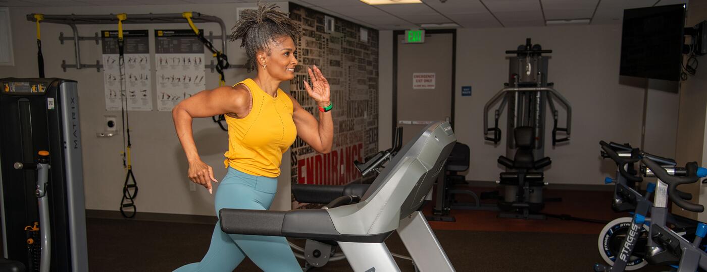 image_of_carlakemp_running_on_treadmill_GIP_2828_1800.jpg