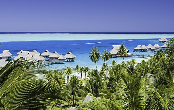 French Polynesia, Beach resorts in Bora Bora