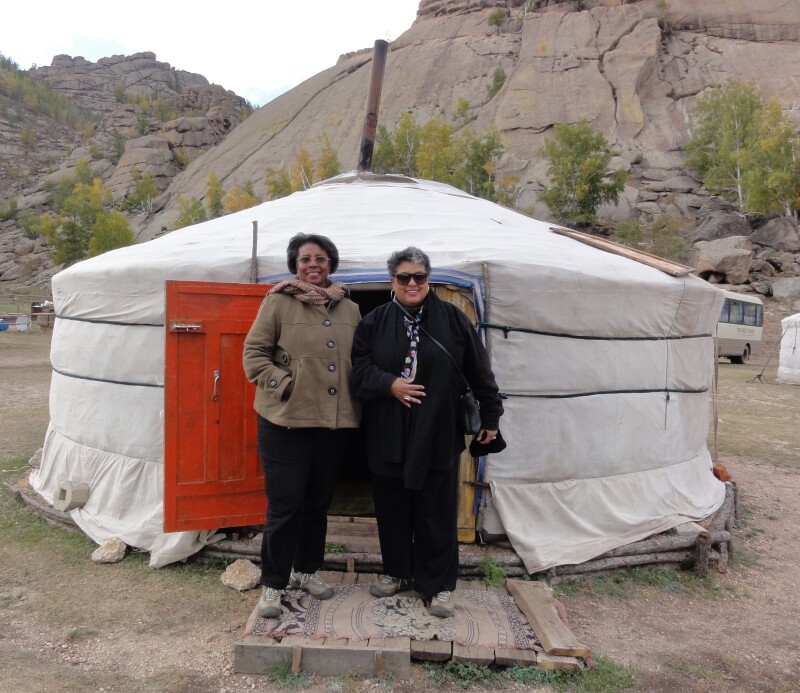 Mongolia 5-Grannies & Ger outside DSC00511