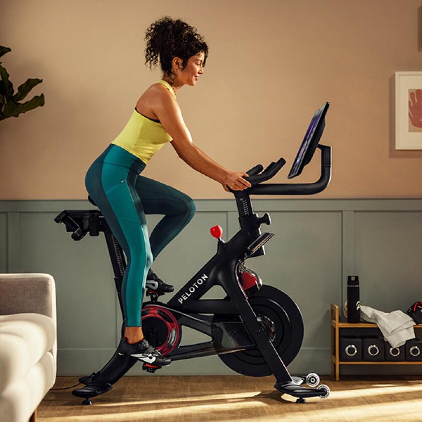 Peloton_FAMILYROOM_BIKE_WIDE.jpg