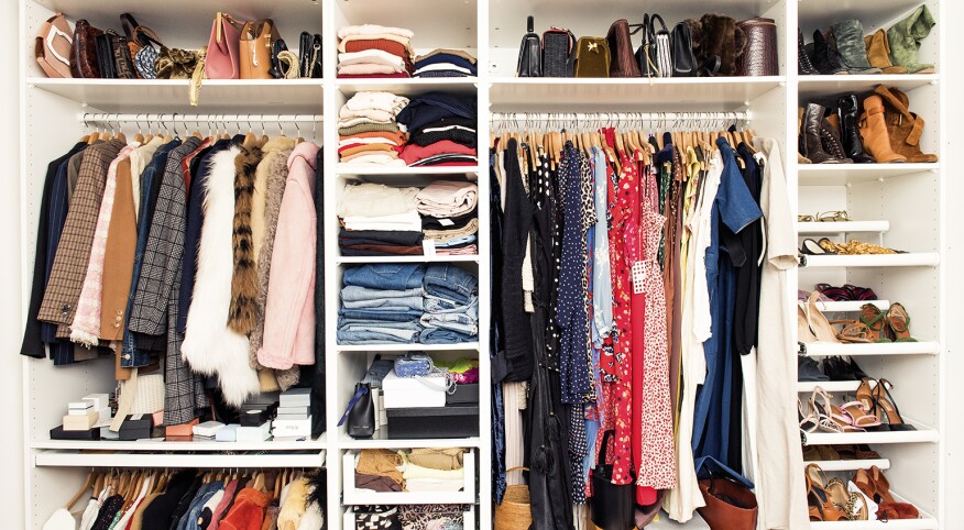 photo_of_well_organized_closet_TRU2403853_1540