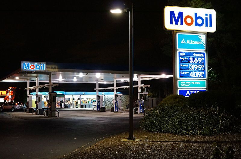 Mobil_Gas_Station