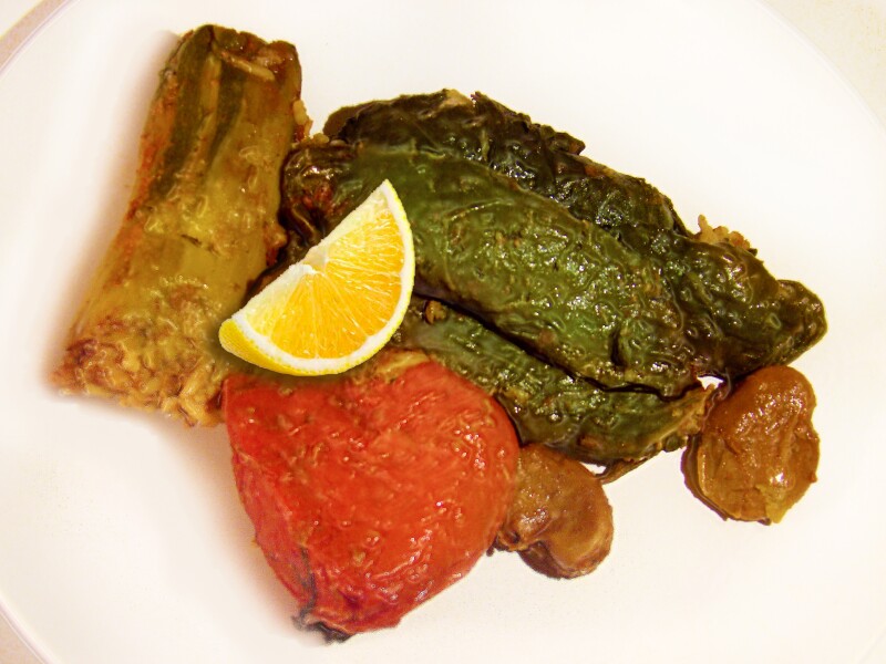 Dolma with lemon