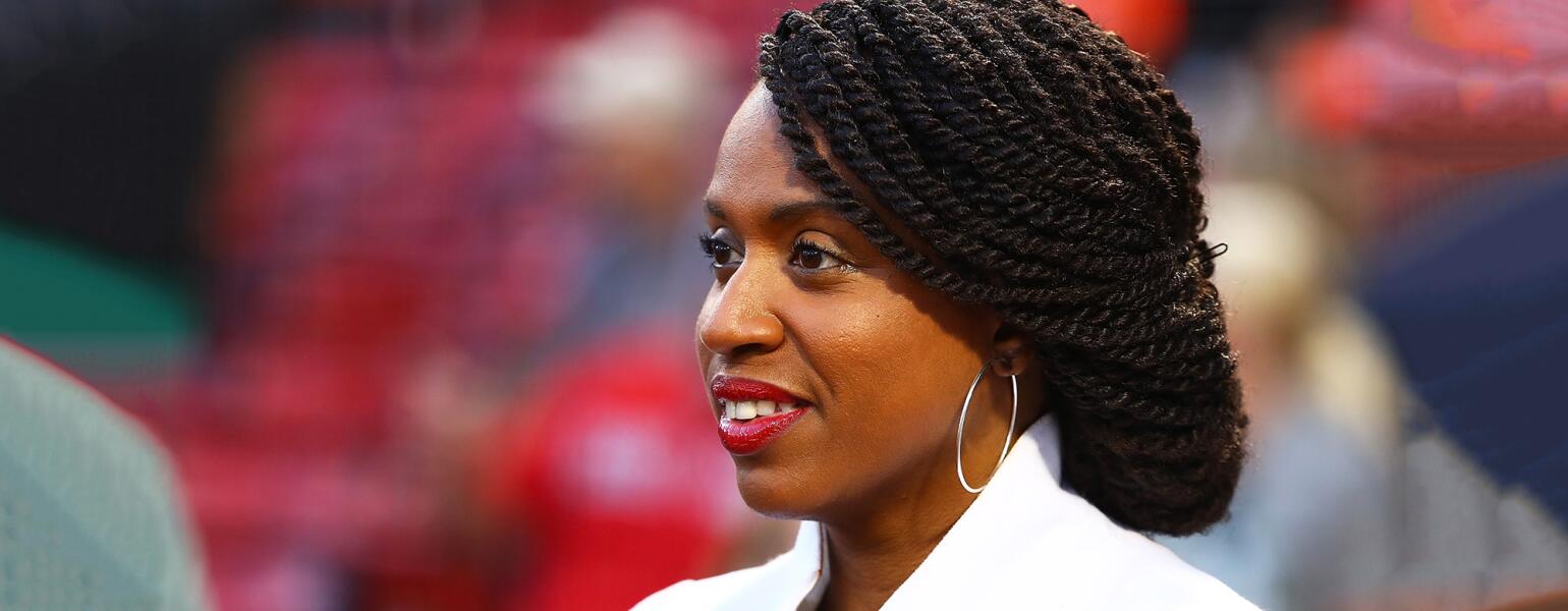 Healing_the_emotional_fallout_From_hair_loss_photo_of_Rep_Ayanna_Pressley_GettyImages-1032996936_1540