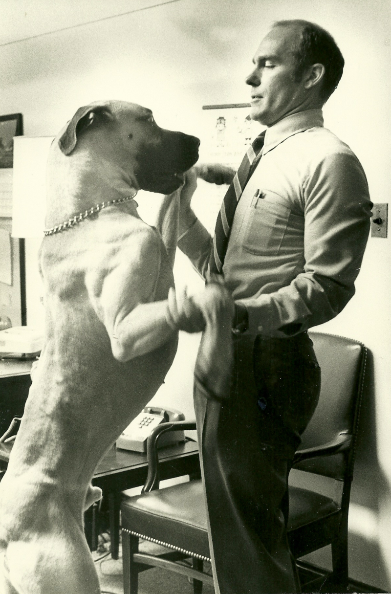 Image_of_Andy_Jacobs_with_his_well-regarded_dog,_C-5