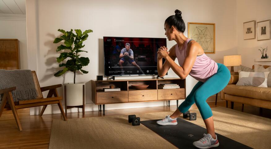 At_home_workouts_Peloton-Digital-Lifestyle-02_1540.jpg