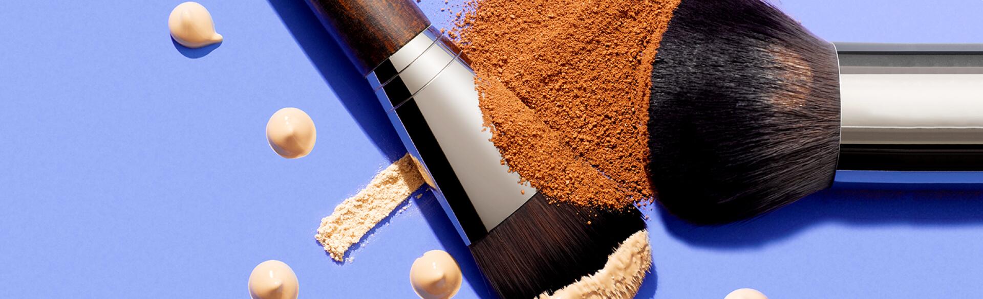 Makeup brushes with makeup powder