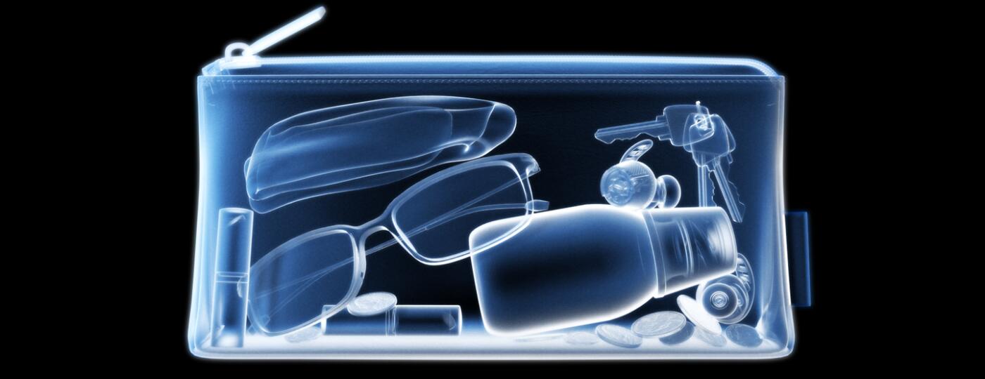 photo_of_xray_whats_inside_a_purse_by_chris_oriley_1440x560.jpg