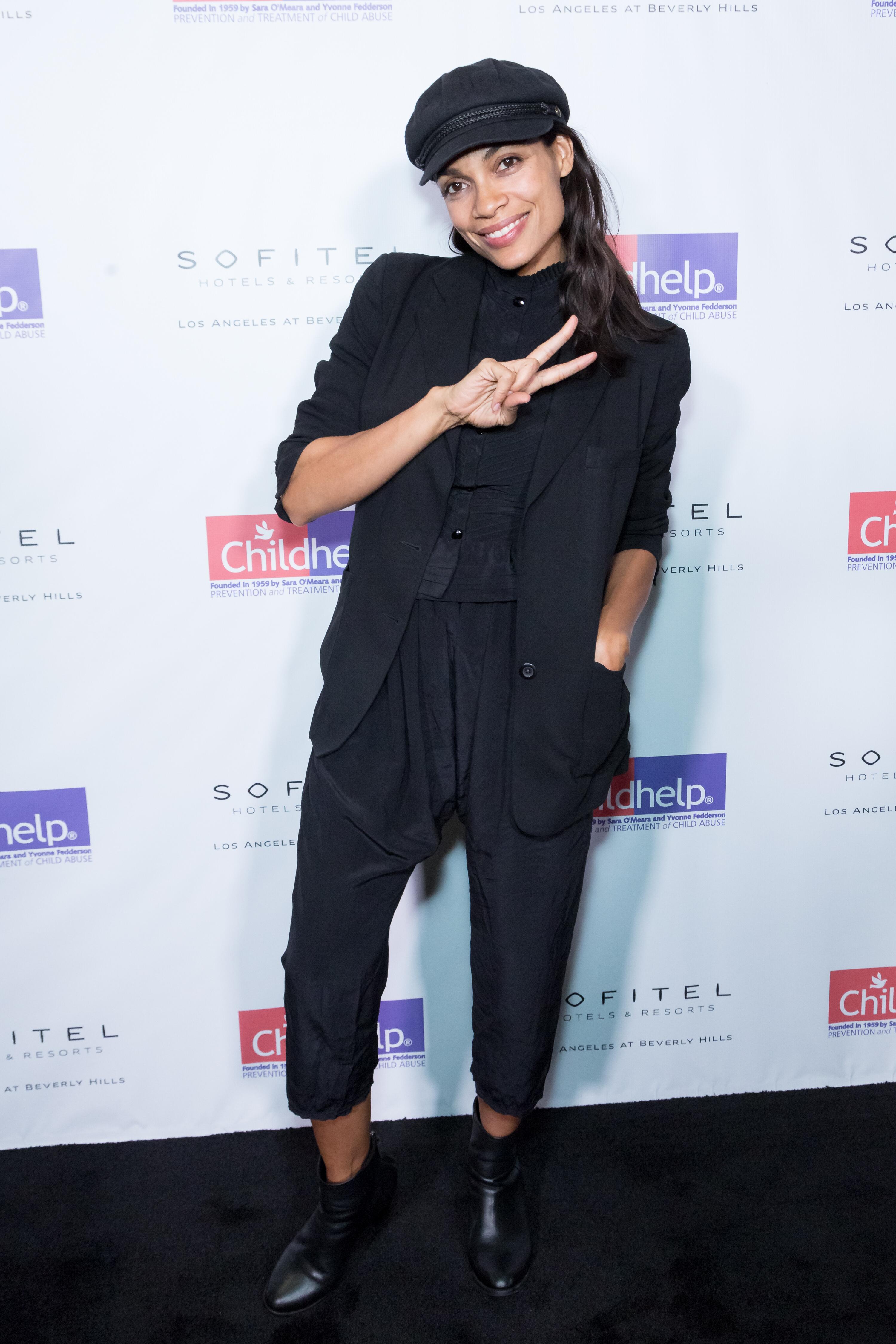 aarp, sisters, hats, rosario dawson