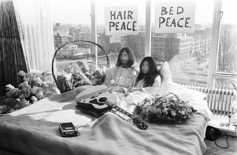 john-yoko-bed-netherlands-archive-2