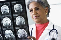 240-alzheimers-detection-improves-but-treatment-does-not