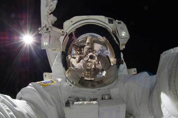 astronaut-selfportrait-nasa-comp