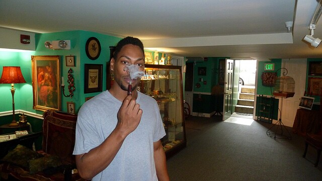 Smoking electronic cigarette