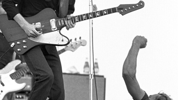 Johnny_Winter_at_Woodstock_Reunion_1979