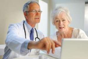 Doctor-with-Patient