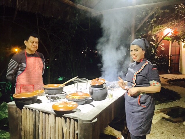 Chikle Prehispanic Cooking Classes, chef Mónica Lazcano y Estuardo Juärez