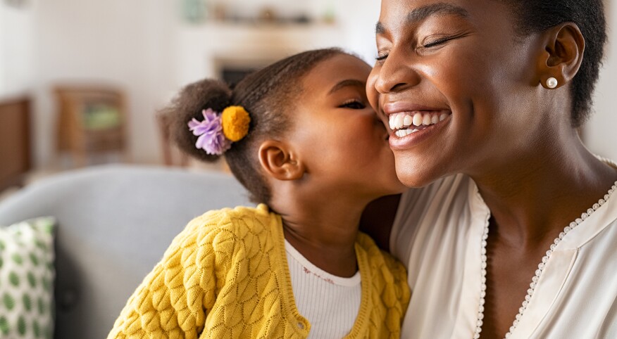 image_of_daughter_and_mom_GettyImages-1353379432_1800