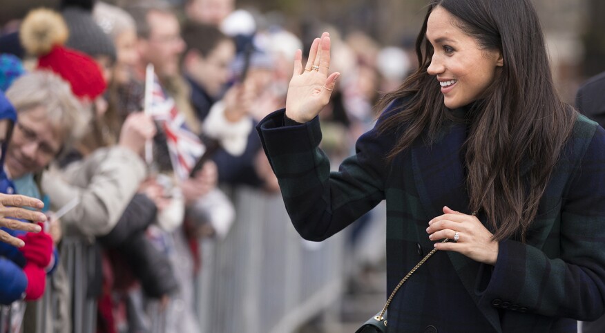 photo of  Megan Markle greeting people in edinburgh scotland