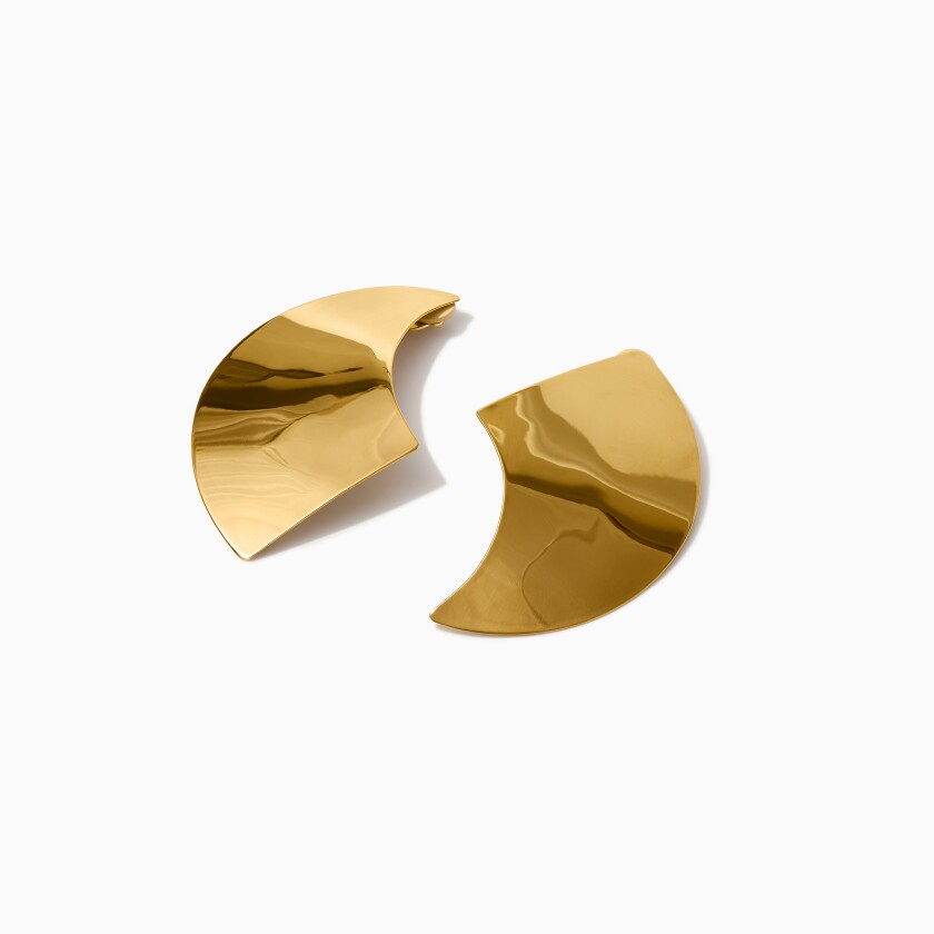 gold earrings, form, crescent shape