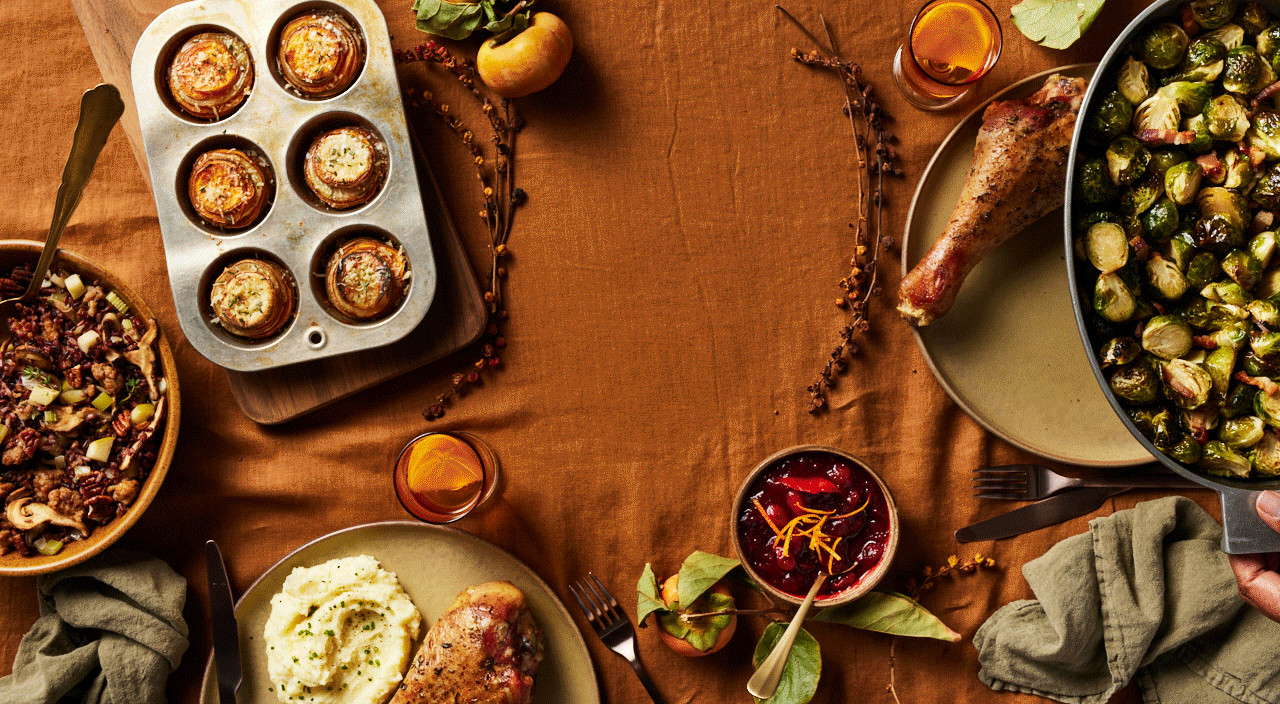 animated gif of food placed on a table for Thanksgiving