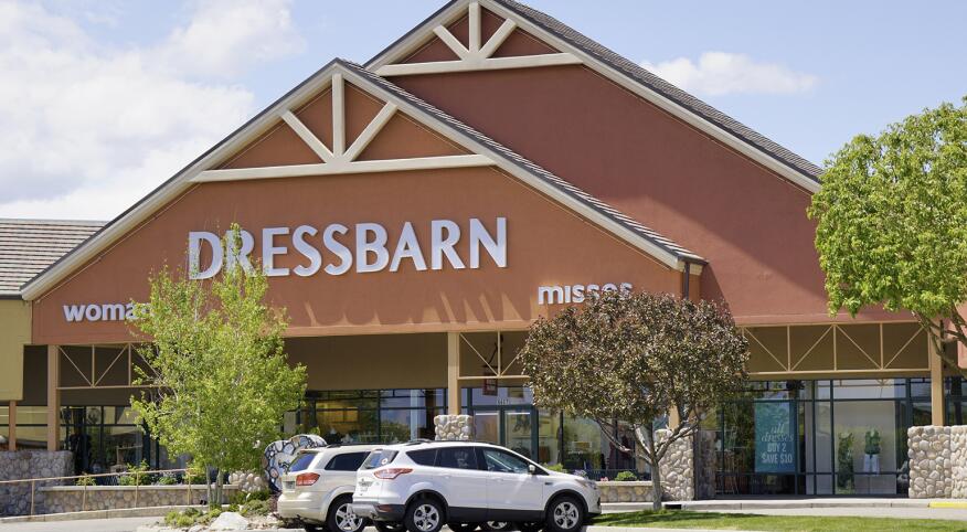 Storefront of Dressbarn before it closed.
