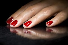 240-red-nails-gel-manicure-risk-cancer