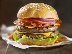 240-bacon-double-cheeseburger-nine-unhealthiest-restaurant-meals