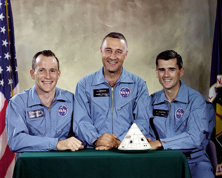 750px-Apollo_1_Prime_Crew_-_GPN-2000-001159