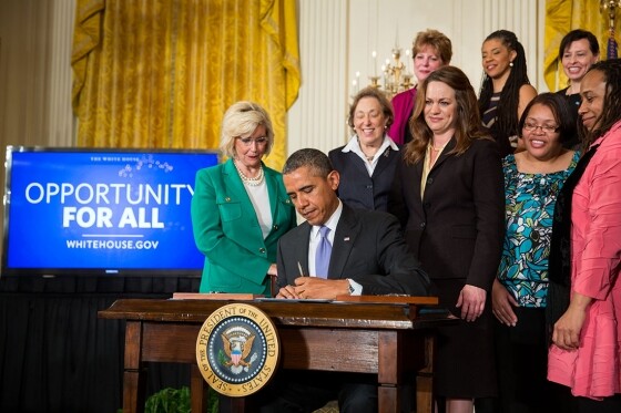 040814_equalpay_signing