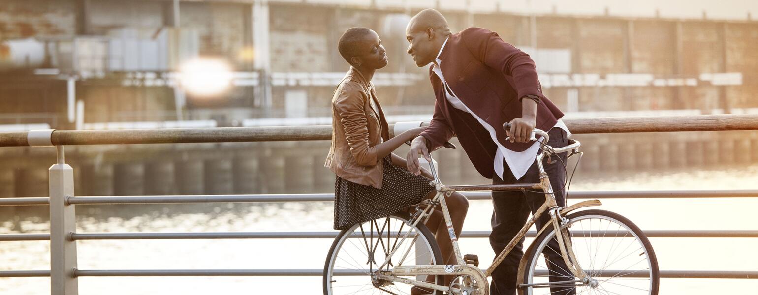 Date_with_Less_stress_Couple_on_bike_offset_82260_1540.jpg