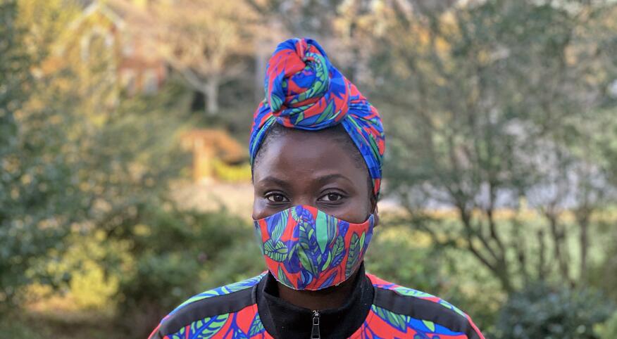 image_of_woman_in_face_mask_and_mathcing_head_wrap_and_jacket_IMG_7041_1800.jpg