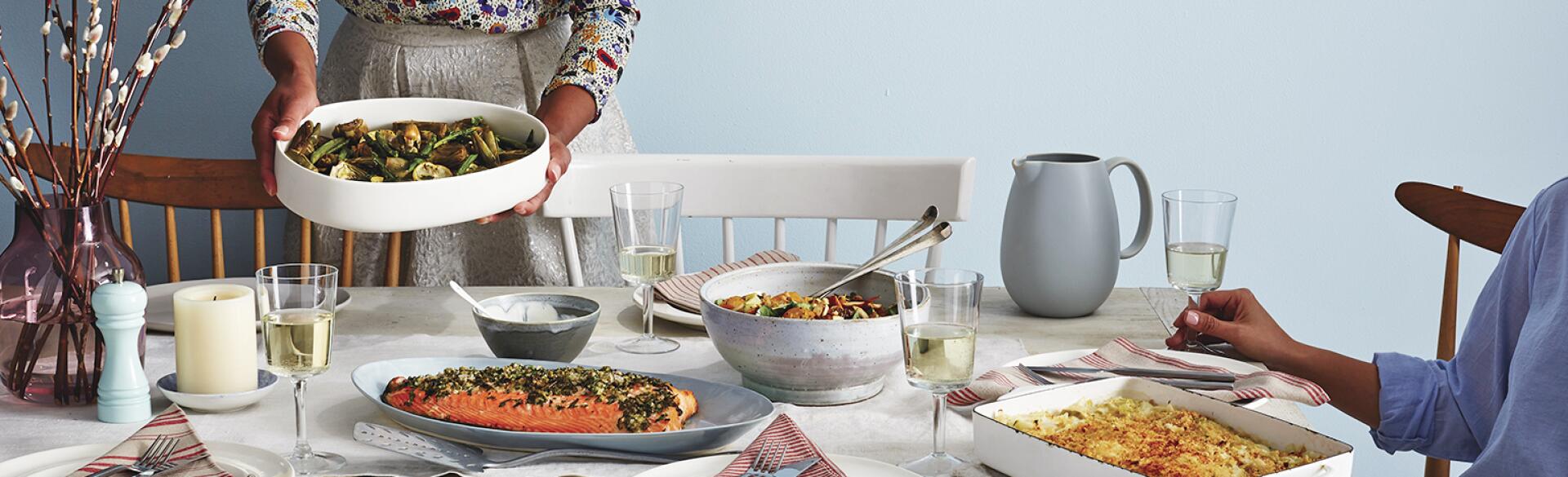 image_of_dinner_table_being_set_GS1714349_1540