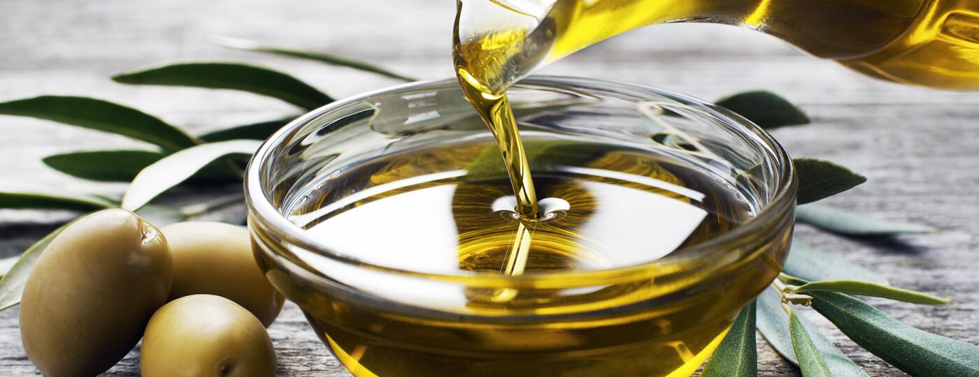 image_of_olive_oil_pouring_into_bowl_shutterstock_253044214_1800