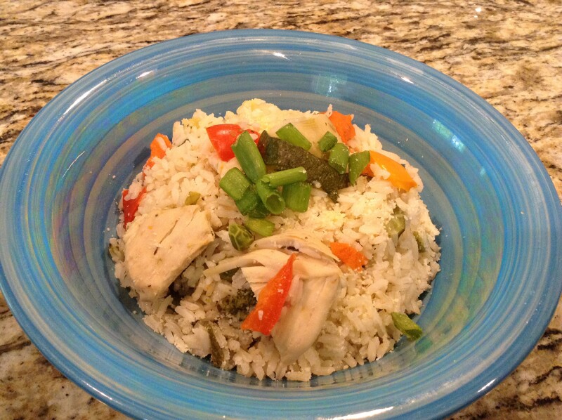 Arroz con vegetales y pollo