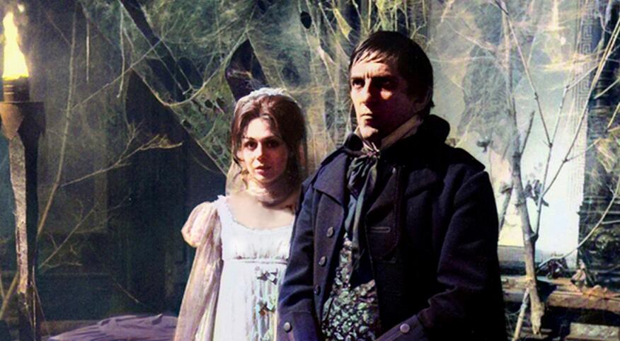 Still shot of 1960s soap opera Dark Shadows featuring Kathryn Leigh Scott