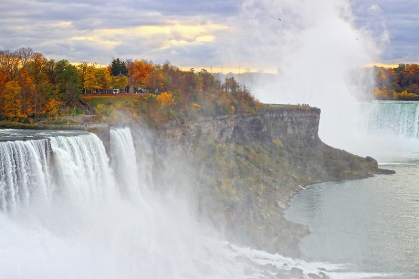 Cliff of American Falls of Niagara Falls 