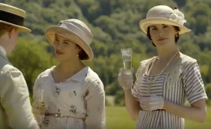 Downton fashion