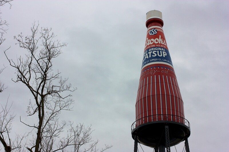 worlds-largest-ketchup-bottle