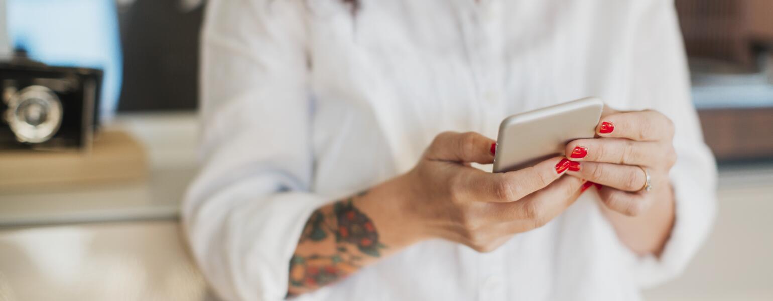 The Girlfriend snooped on my teen mom checking phone supervising teens fake instagram account
